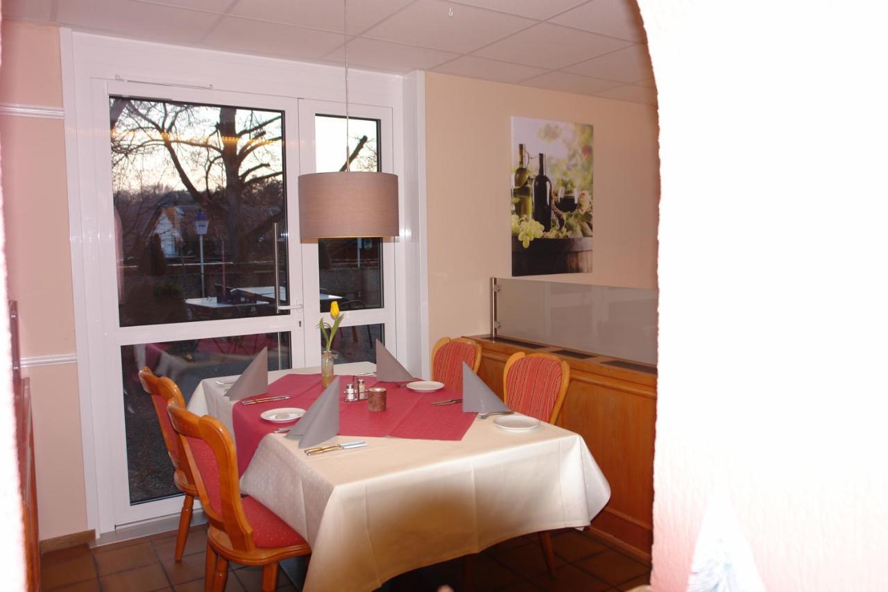 Hotel-Restaurant Froehlich Kaiserslautern Esterno foto